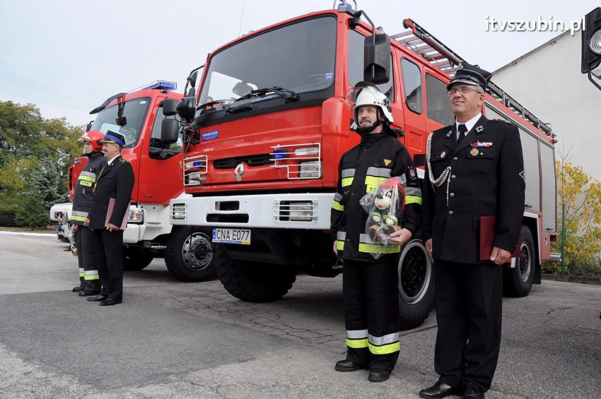 Przekazanie samochodów strażackich w Szubinie