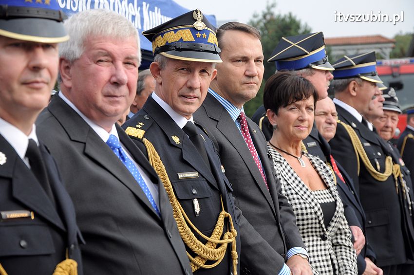 Przekazanie samochodów strażackich w Szubinie