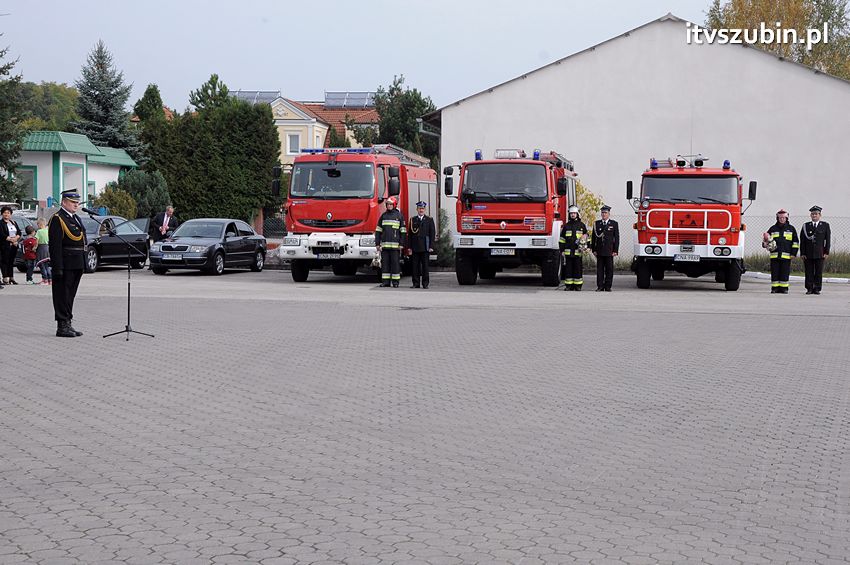 Przekazanie samochodów strażackich w Szubinie