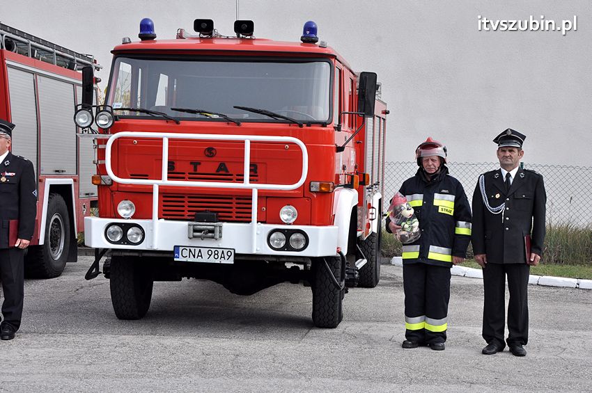 Przekazanie samochodów strażackich w Szubinie