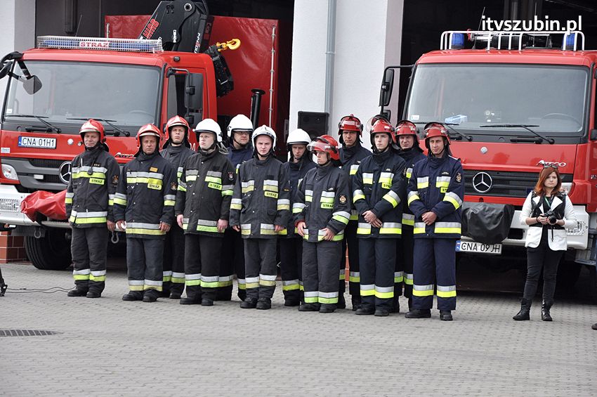 Przekazanie samochodów strażackich w Szubinie