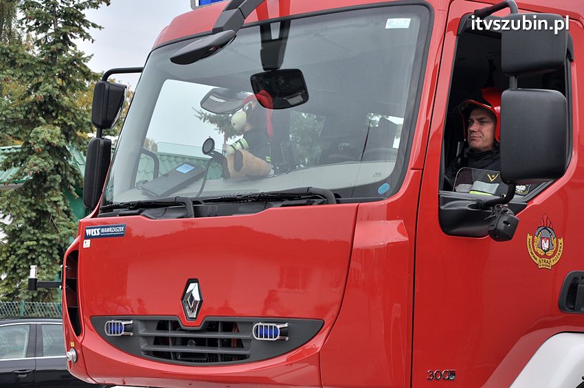 Przekazanie samochodów strażackich w Szubinie