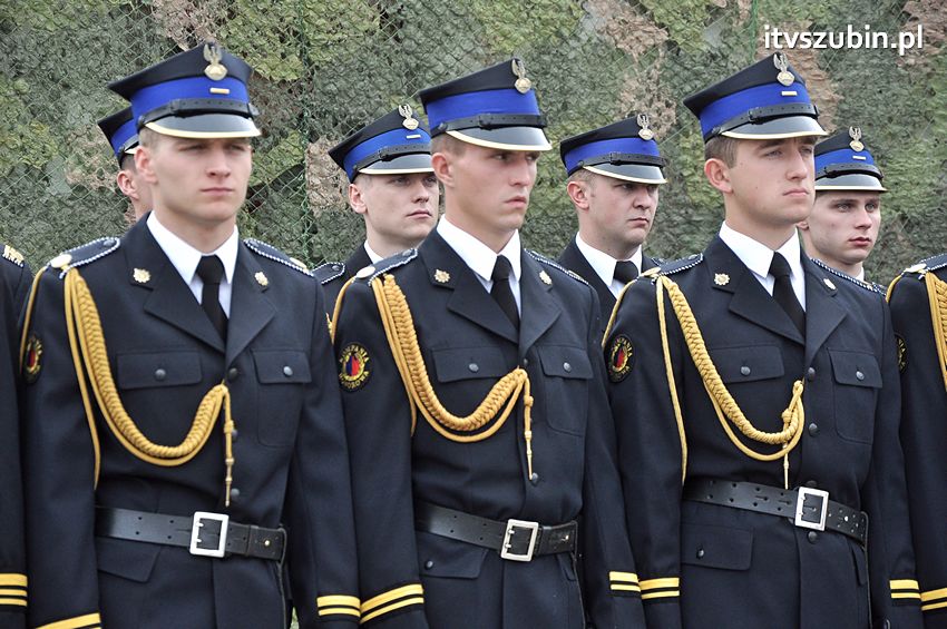 Przekazanie samochodów strażackich w Szubinie