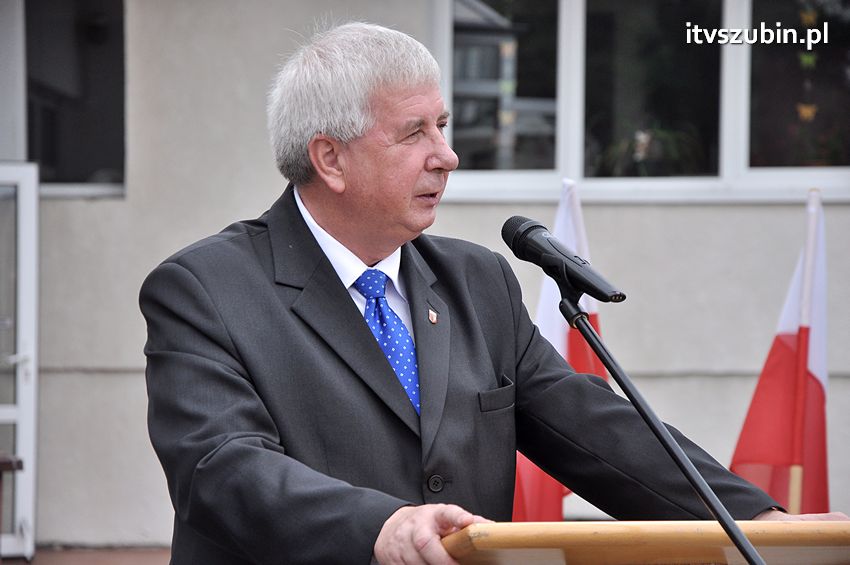 Przekazanie samochodów strażackich w Szubinie