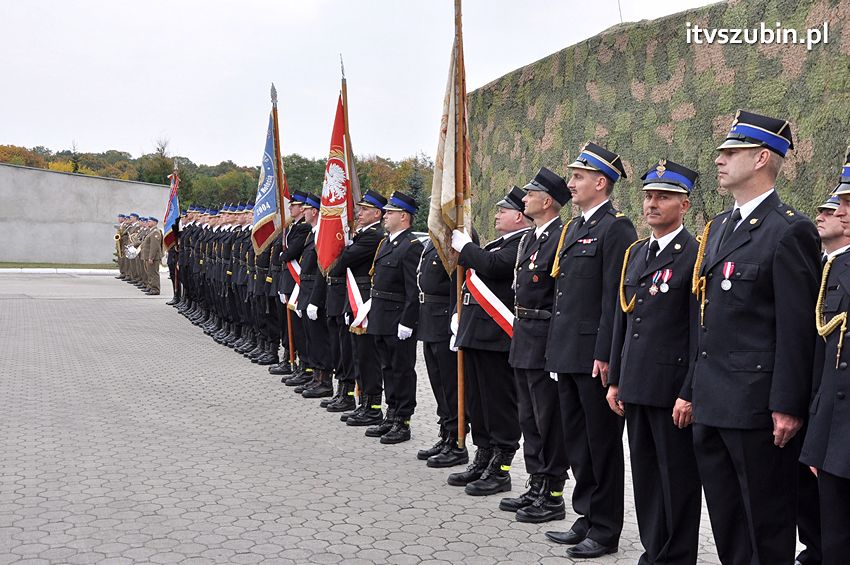 Przekazanie samochodów strażackich w Szubinie