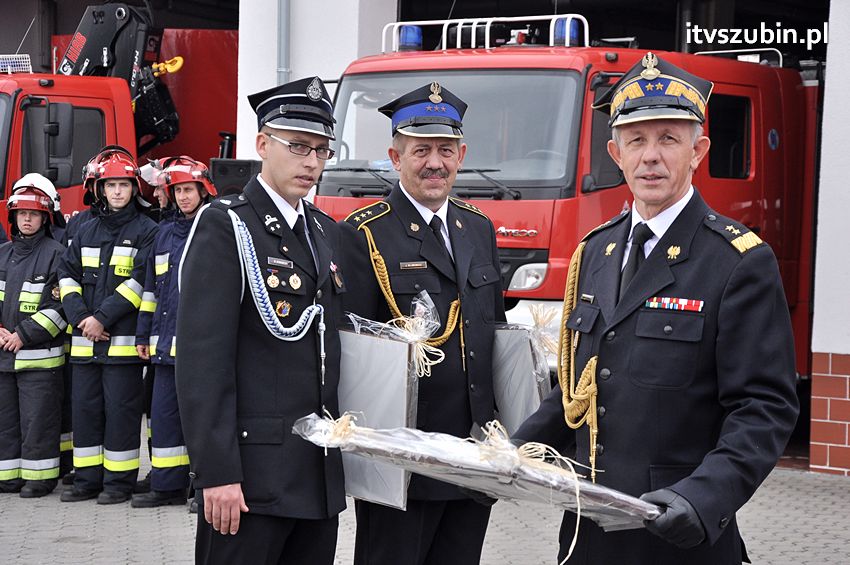 Przekazanie samochodów strażackich w Szubinie