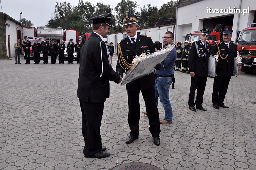 Przekazanie samochodów strażackich w Szubinie