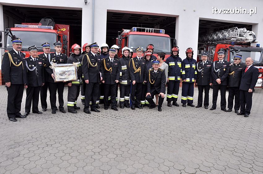 Przekazanie samochodów strażackich w Szubinie