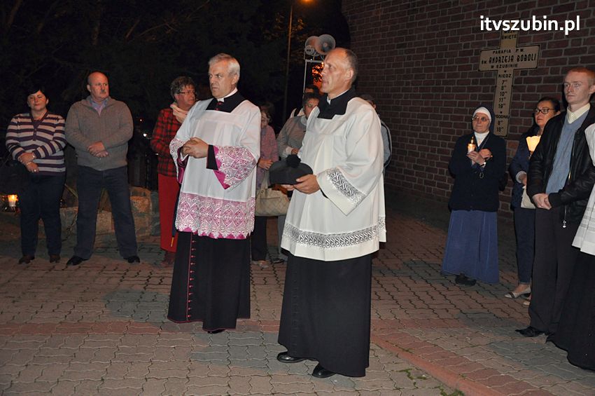 Ulicami Szubina przeszła Procesja Różańcowa