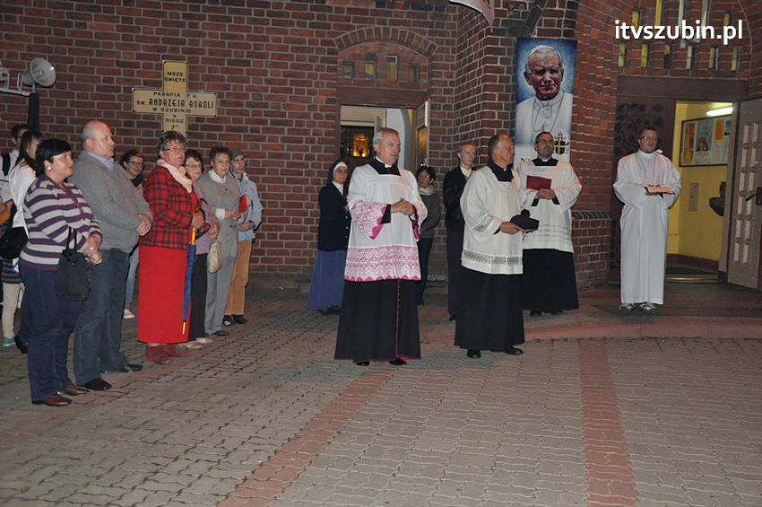 Ulicami Szubina przeszła Procesja Różańcowa