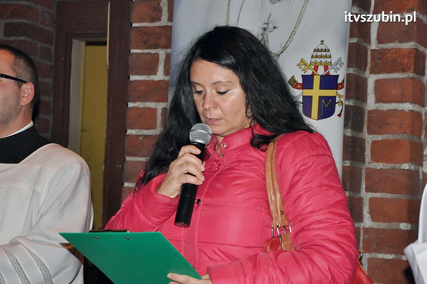 Ulicami Szubina przeszła Procesja Różańcowa