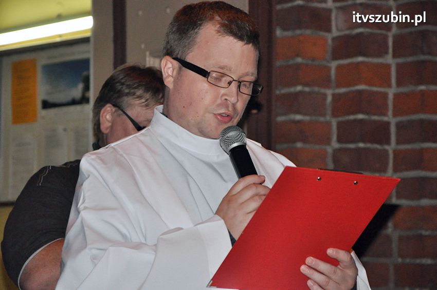 Ulicami Szubina przeszła Procesja Różańcowa