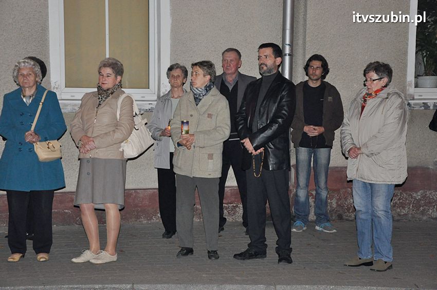 Ulicami Szubina przeszła Procesja Różańcowa