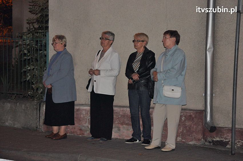 Ulicami Szubina przeszła Procesja Różańcowa