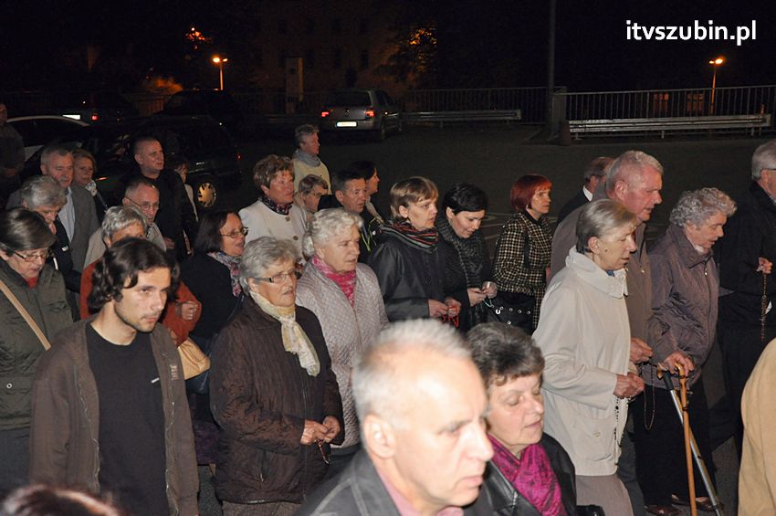 Ulicami Szubina przeszła Procesja Różańcowa