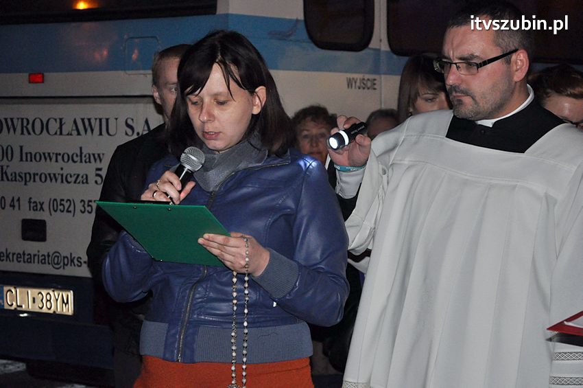 Ulicami Szubina przeszła Procesja Różańcowa