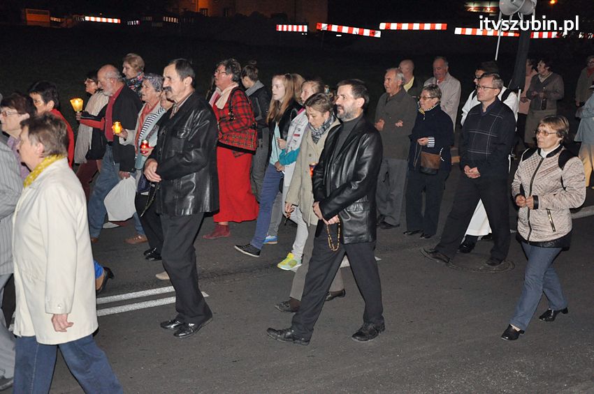 Ulicami Szubina przeszła Procesja Różańcowa