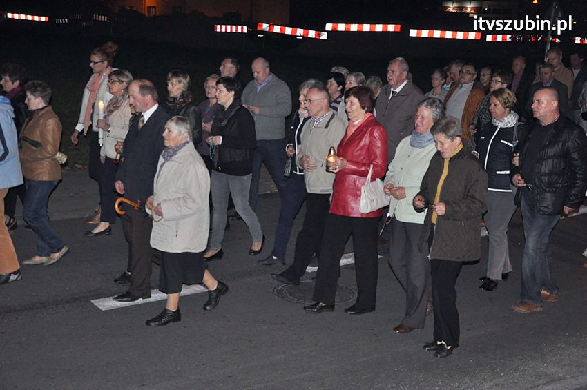 Ulicami Szubina przeszła Procesja Różańcowa
