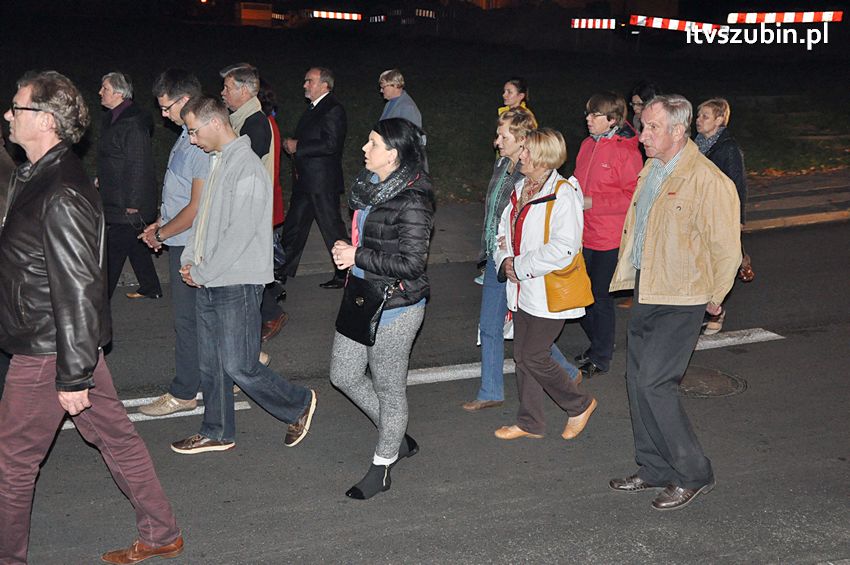 Ulicami Szubina przeszła Procesja Różańcowa