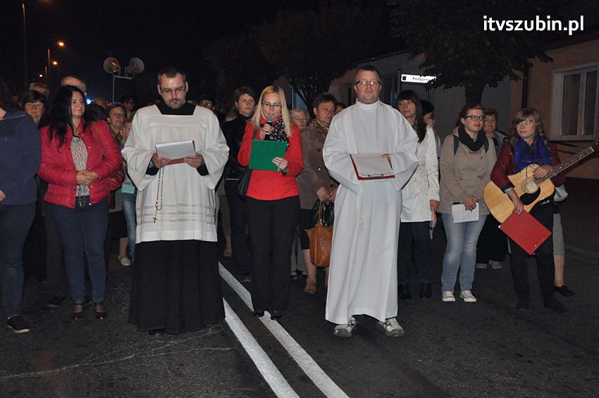 Ulicami Szubina przeszła Procesja Różańcowa