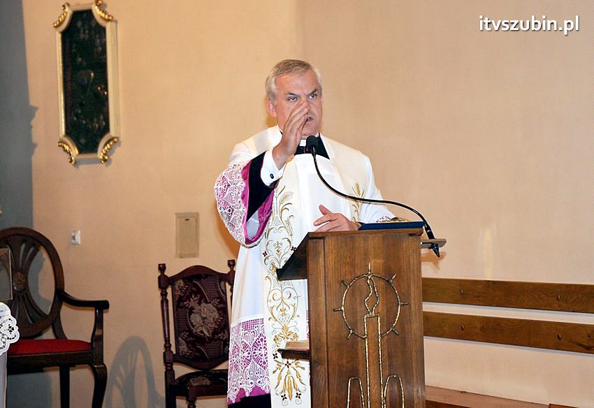 Ulicami Szubina przeszła Procesja Różańcowa