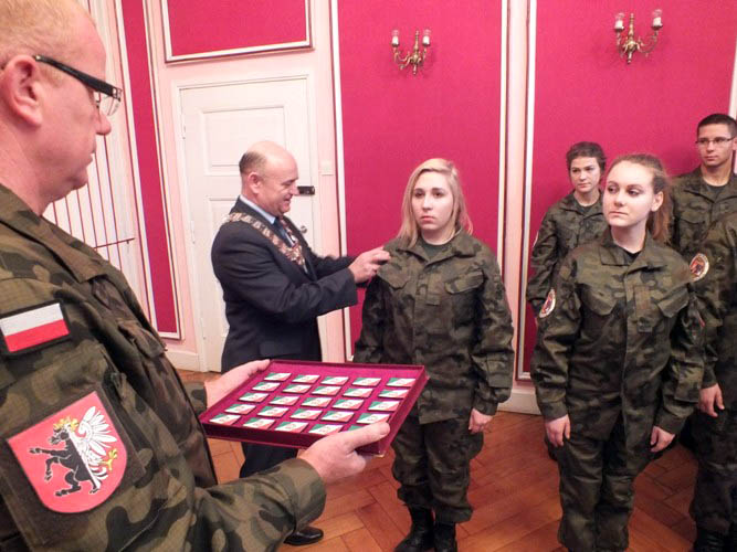 Kadeci klasy wojskowej ITL z ZSP w Urzędzie Miejskim w Szubinie