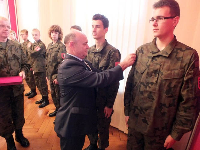 Kadeci klasy wojskowej ITL z ZSP w Urzędzie Miejskim w Szubinie