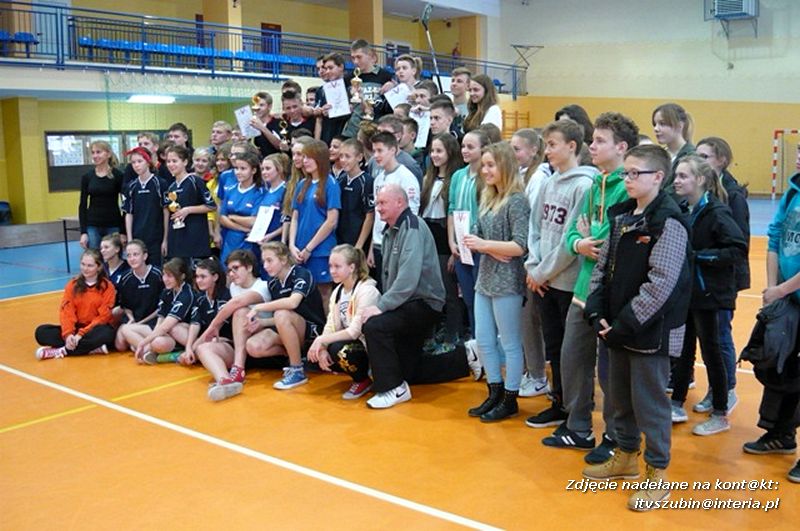 Unihokej gimnazjalistów