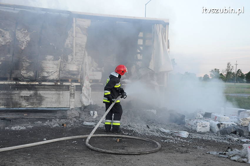 Poranny pożar samochodu ciężarowego