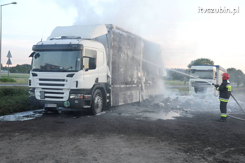 Poranny pożar samochodu ciężarowego