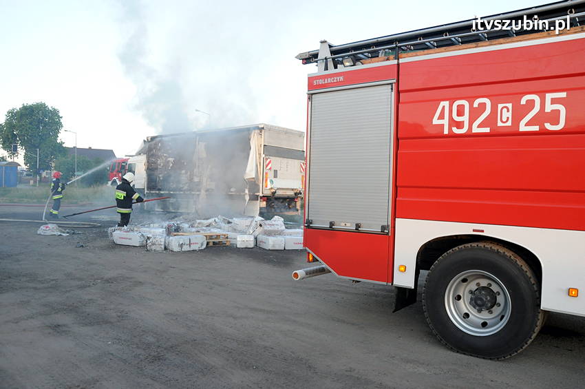 Poranny pożar samochodu ciężarowego