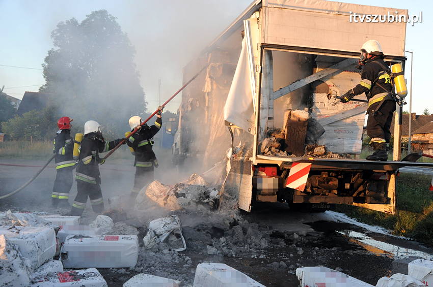 Poranny pożar samochodu ciężarowego