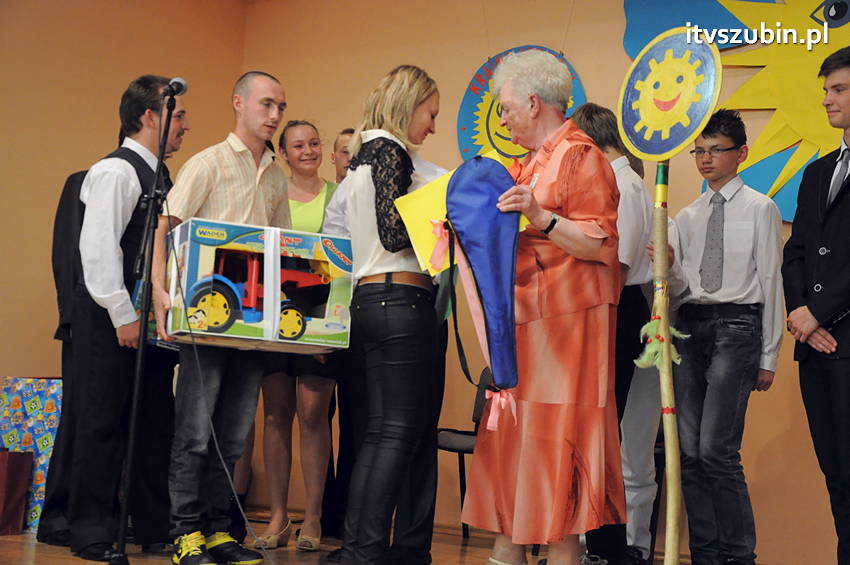 Międzynarodowa Kapituła Orderu Uśmiechu z Kanclerzem na czele w Szubinie