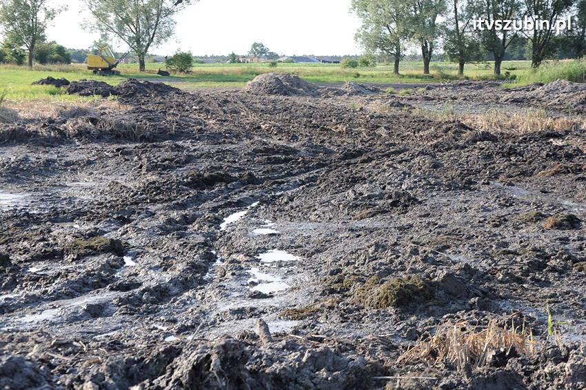 Koparką natrafił na trzy pociski