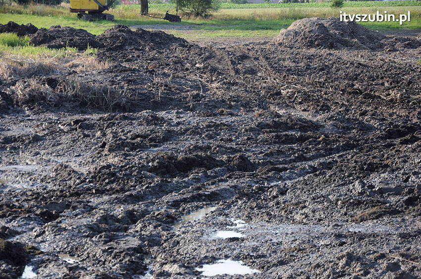 Koparką natrafił na trzy pociski