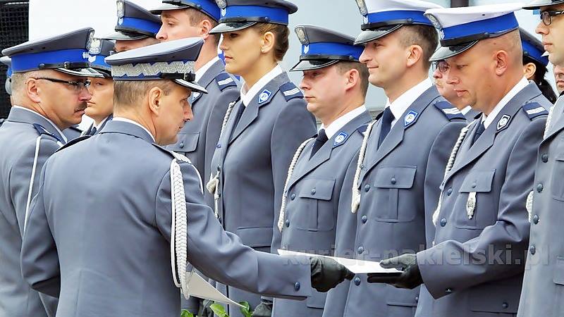 Odznaczenia i awanse dla policjantów powiatu nakielskiego