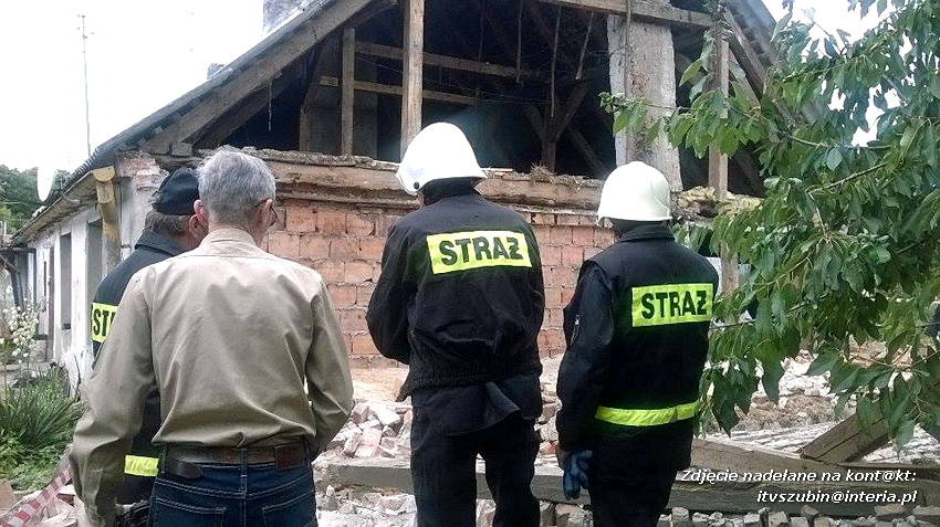 Runęła ściana szczytowa budynku w Słupach