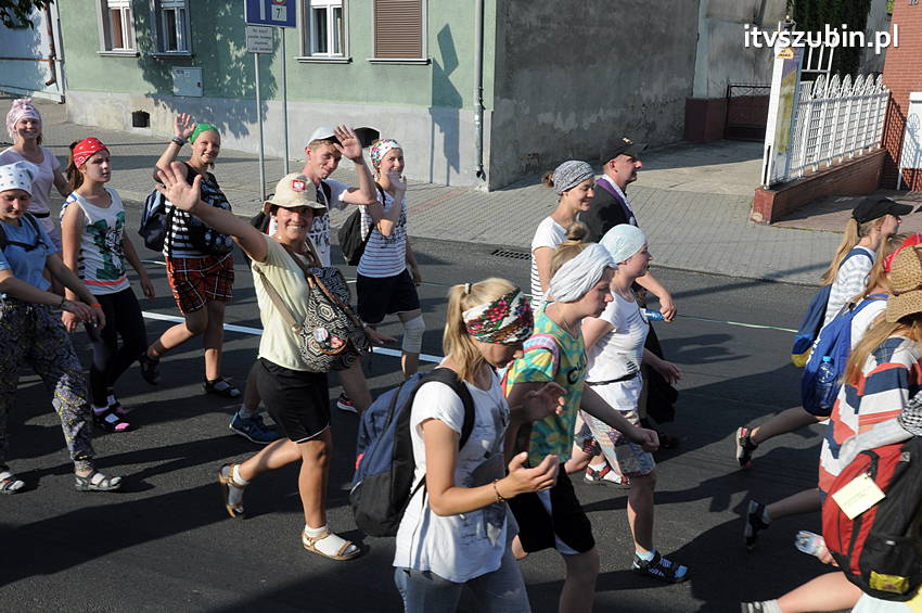 Pielgrzymka z Kościerzyny w drodze na Jasną Górę dotarła do Szubina