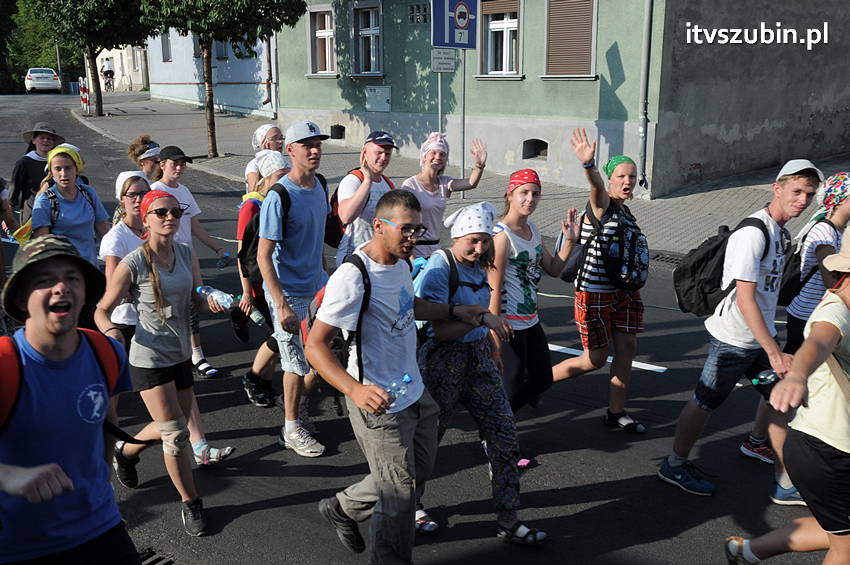 Pielgrzymka z Kościerzyny w drodze na Jasną Górę dotarła do Szubina
