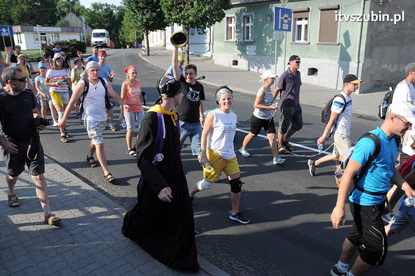 Pielgrzymka z Kościerzyny w drodze na Jasną Górę dotarła do Szubina