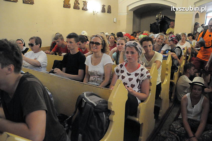 Pielgrzymka z Kościerzyny w drodze na Jasną Górę dotarła do Szubina