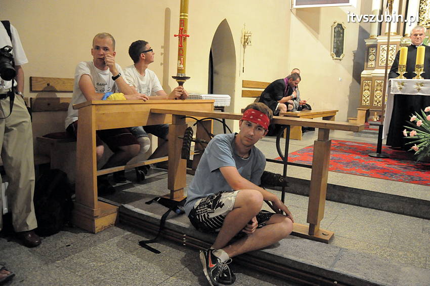 Pielgrzymka z Kościerzyny w drodze na Jasną Górę dotarła do Szubina