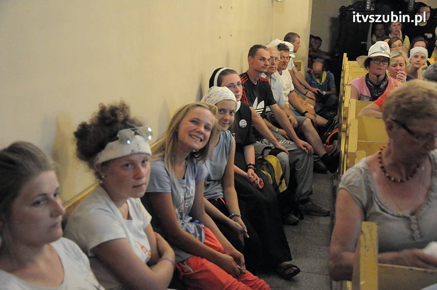 Pielgrzymka z Kościerzyny w drodze na Jasną Górę dotarła do Szubina