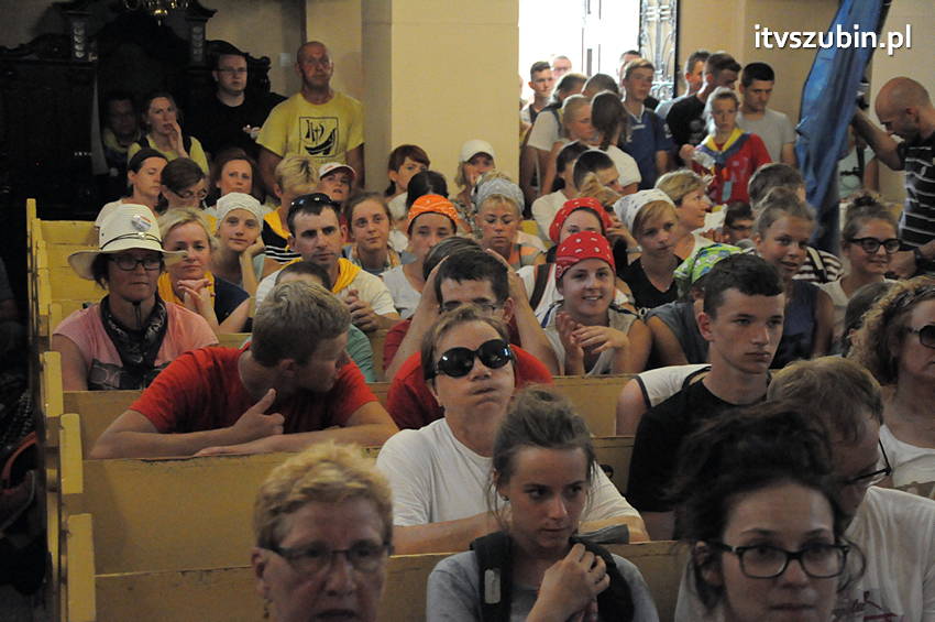 Pielgrzymka z Kościerzyny w drodze na Jasną Górę dotarła do Szubina