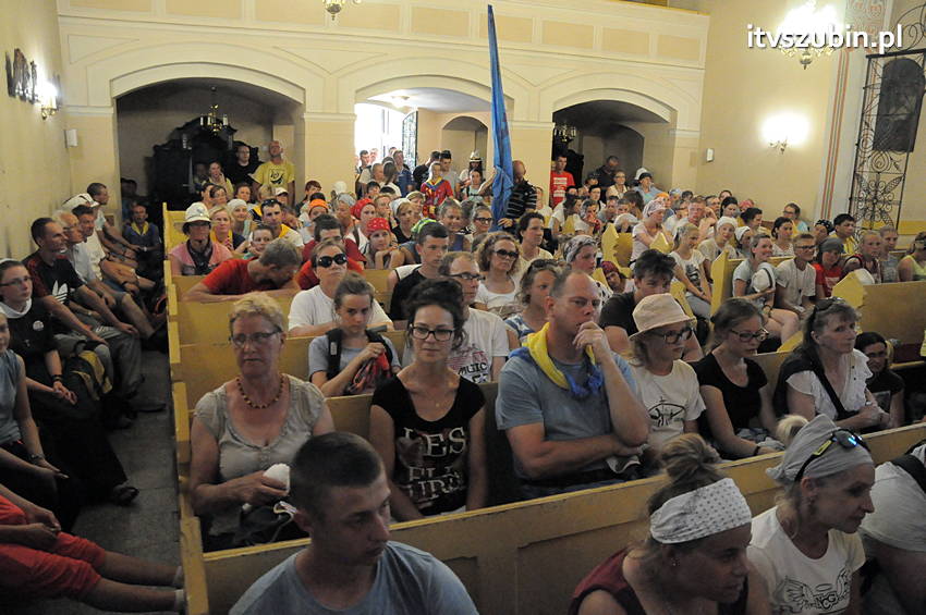 Pielgrzymka z Kościerzyny w drodze na Jasną Górę dotarła do Szubina
