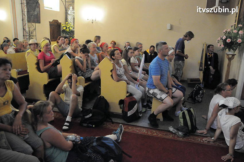 Pielgrzymka z Kościerzyny w drodze na Jasną Górę dotarła do Szubina