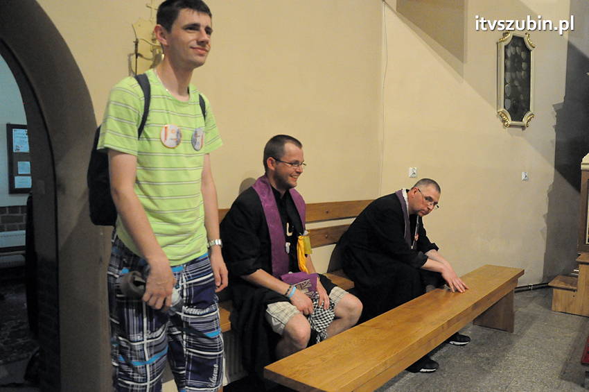 Pielgrzymka z Kościerzyny w drodze na Jasną Górę dotarła do Szubina