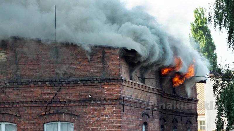 Pożar budynku przy Placu Konopnickiej w Nakle nad Notecią