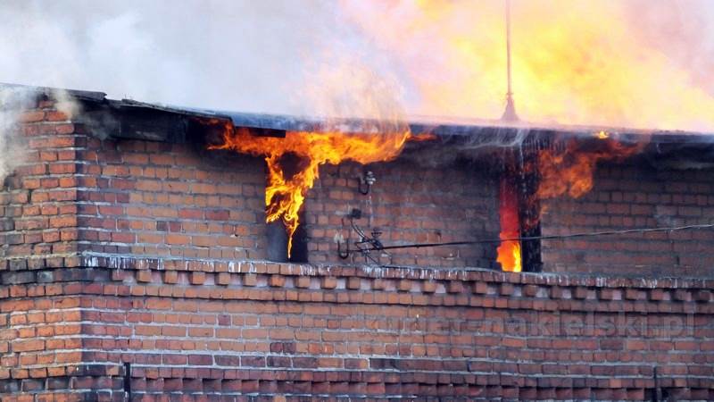 Pożar budynku przy Placu Konopnickiej w Nakle nad Notecią