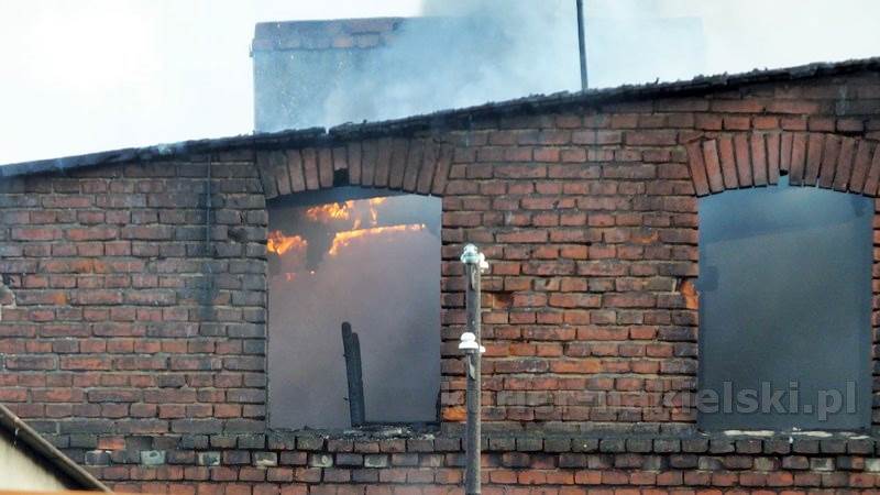 Pożar budynku przy Placu Konopnickiej w Nakle nad Notecią